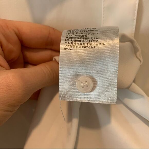 H&M White Sheer Puff-Sleeved Button Up Blouse Size Medium - Picture 10 of 11